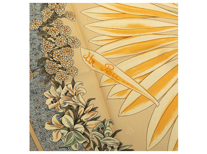 Lenço de seda Hermès Yellow Amours - vista 9