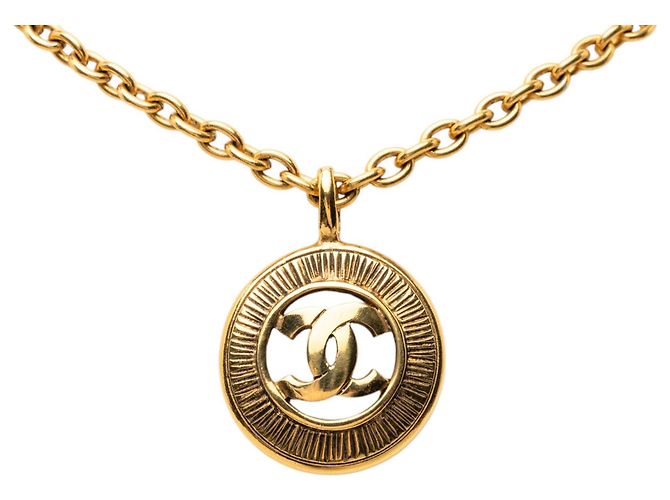 Collana con pendente rotondo Chanel Gold CC placcata in oro D'oro - vista 2