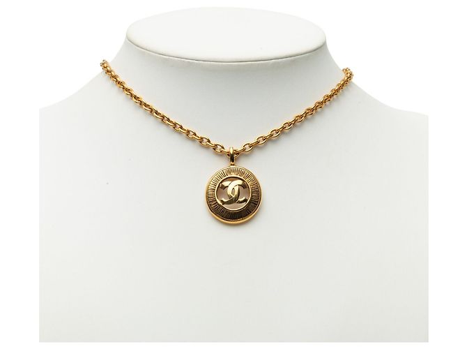 Collana con pendente rotondo Chanel Gold CC placcata in oro D'oro - vista 6