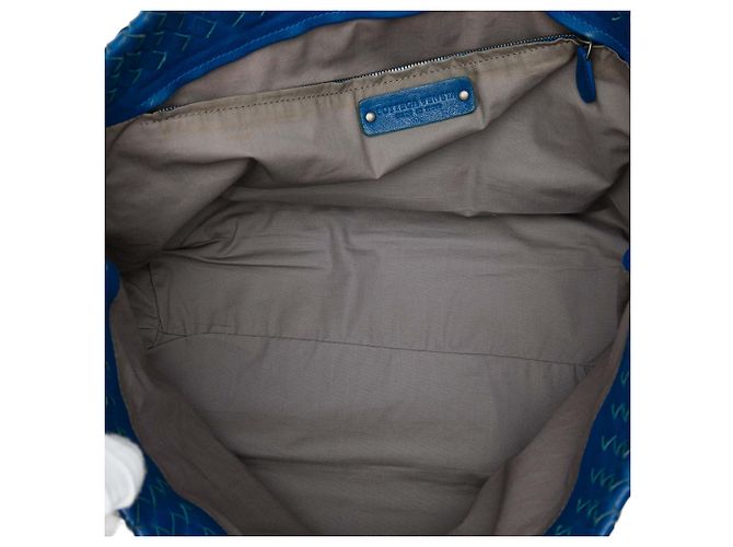 Borsa Tote Bottega Veneta Capri Medium in Nappa Intrecciato blu - vista 4