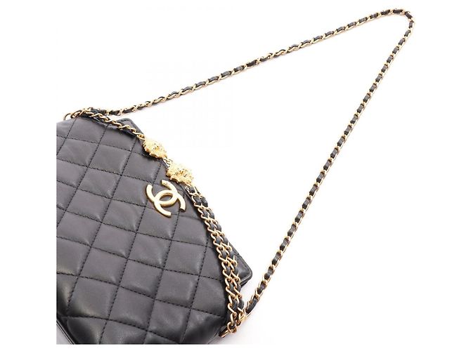 Chanel Matelassé Schultertasche aus schwarzem Leder - Ansicht 10