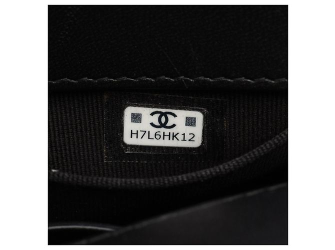 Chanel Matelassé Schultertasche aus schwarzem Leder - Ansicht 5
