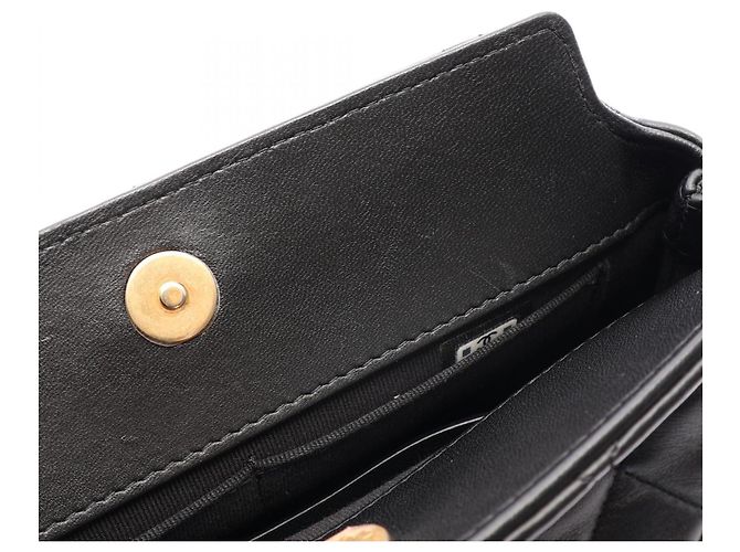 Chanel Matelassé Schultertasche aus schwarzem Leder - Ansicht 6
