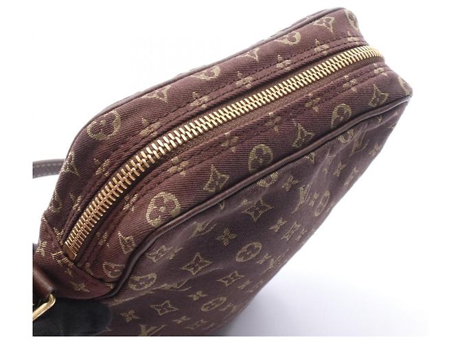 Bolso de hombro Louis Vuitton Pochette Danube Castaño - vista 5