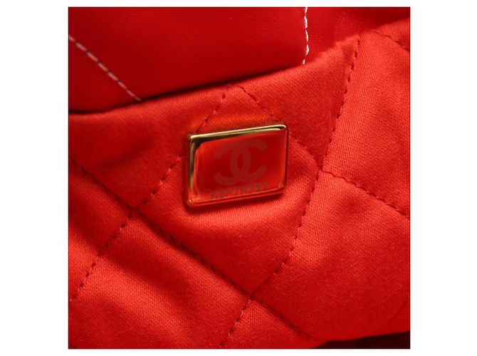 Timeless Bolsa de Ombro Chanel Matelassé 22 Small Vermelho - vista 5