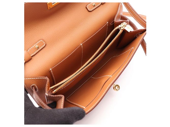 Hermès Borsa a tracolla Hermes Kelly To Go Gold Marrone - vista 3