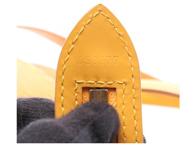 Bolsa de Ombro Longa Louis Vuitton Saint Jacques Amarelo - vista 5