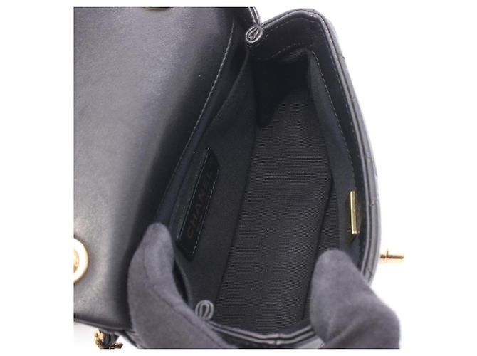 Bolsa de Ombro Chanel Mini Matelassé com Alça de Mão Preto - vista 3