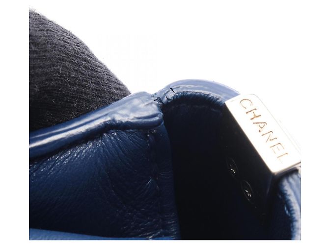 Bolso de hombro mini redondo Chanel Matelassé Coco Eyelet Azul - vista 10