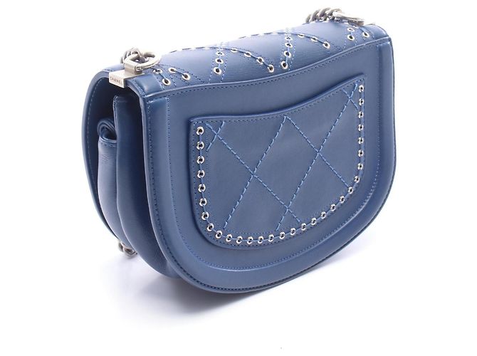 Bolso de hombro mini redondo Chanel Matelassé Coco Eyelet Azul - vista 2