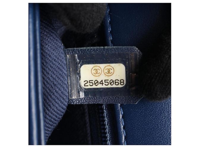 Bolso de hombro mini redondo Chanel Matelassé Coco Eyelet Azul - vista 6
