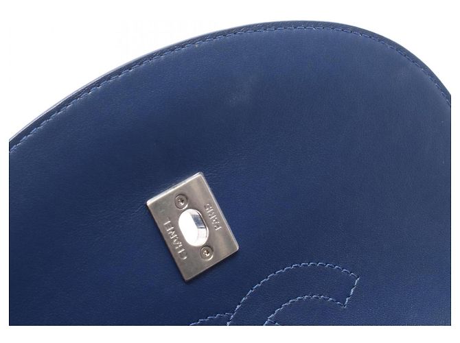 Bolso de hombro mini redondo Chanel Matelassé Coco Eyelet Azul - vista 8