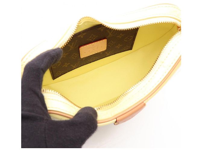 Borsa 2-Way Louis Vuitton Croissant PM Giallo - vista 3