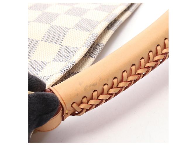 Borsa a tracolla Louis Vuitton Artsy MM Bianco - vista 9