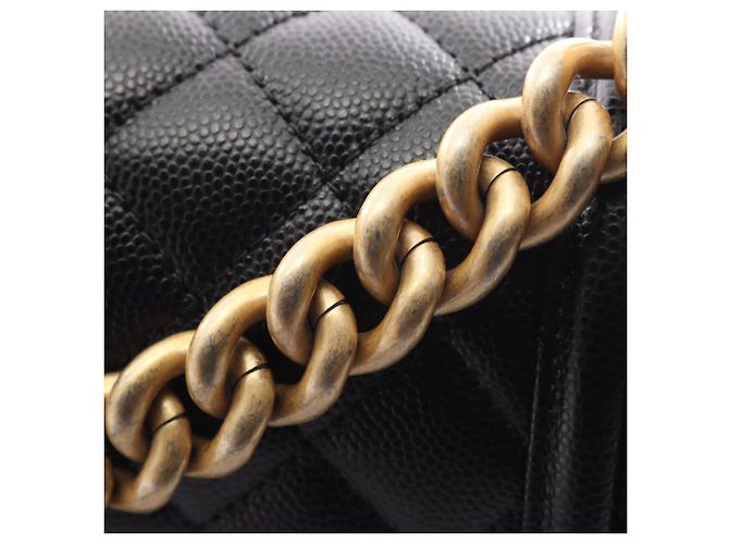 Borsa a tracolla Chanel Boy in pelle di vitello granulata nera Nero - vista 8