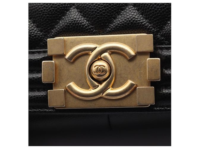 Borsa a tracolla Chanel Boy in pelle di vitello granulata nera Nero - vista 9