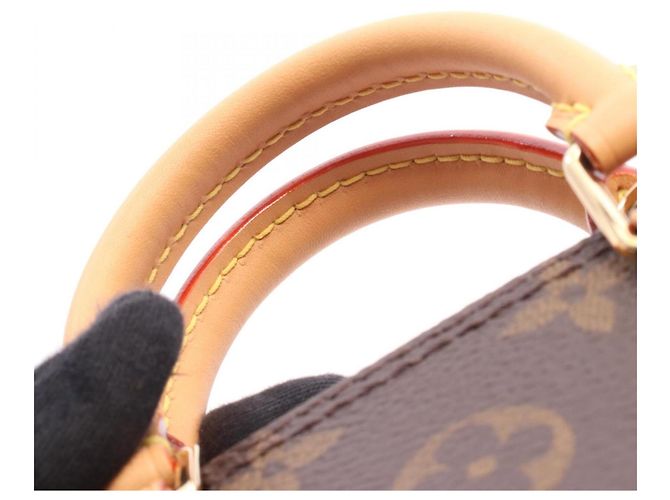 Bolso de mano Louis Vuitton Nano Alma Monogram Castaño - vista 5