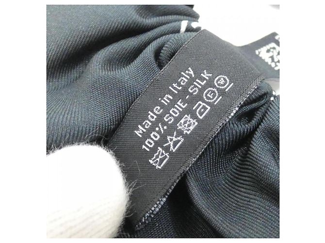 Scrunchie de seda Chanel AAB536 Preto Branco - vista 4