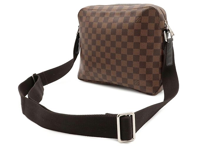 Bolso de hombro Louis Vuitton Damier Jake PM Castaño - vista 3