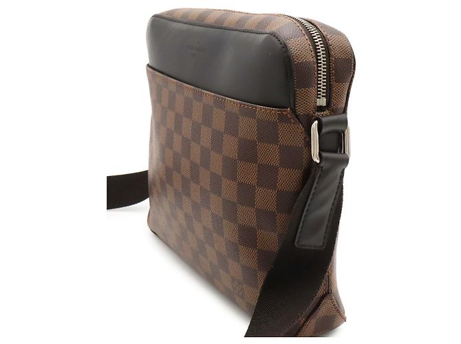 Bolso de hombro Louis Vuitton Damier Jake PM Castaño - vista 8