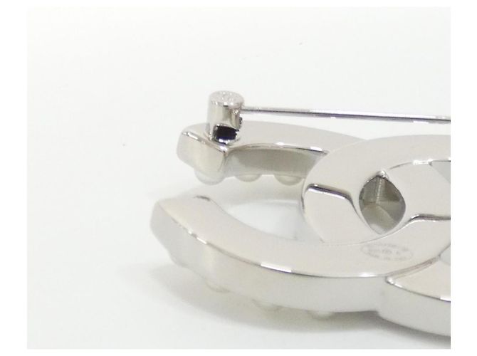 Broche Chanel ABG241 Prata e Branco - vista 4
