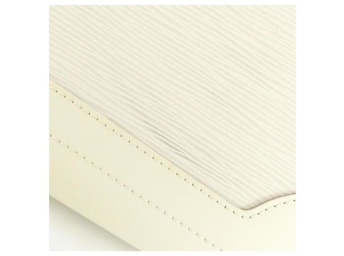 Borsa a tracolla Louis Vuitton Epi Madeleine PM M5933J Bianco sporco - vista 4