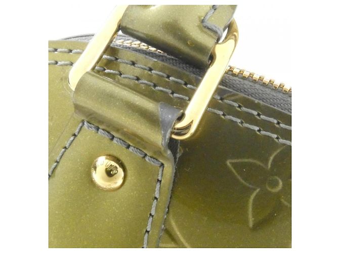 Bolso Louis Vuitton Vernis Alma BB - vista 8