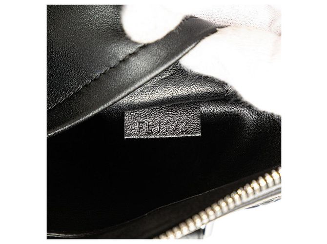 Borsa Louis Vuitton Monogram Revelation Neo Papillon GM Nero - vista 10