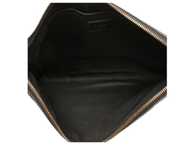 Louis Vuitton Pochette Discovery Monogram Eclipse Preto - vista 6