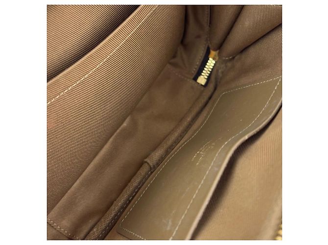 Louis Vuitton Utility Monogram Crossbody Bag Braun - vue 5