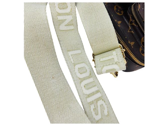 Louis Vuitton Utility Monogram Crossbody Bag Braun - vue 9