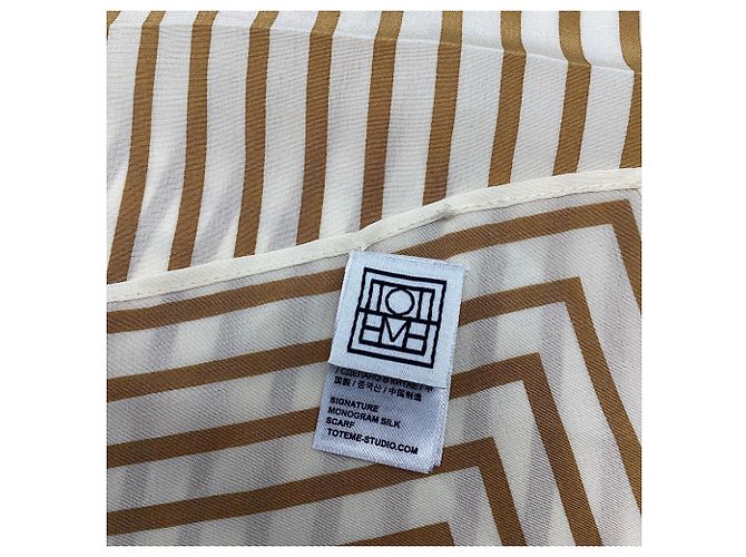 Sciarpa a righe con logo Totême in seta crema Bianco Crudo - vista 5
