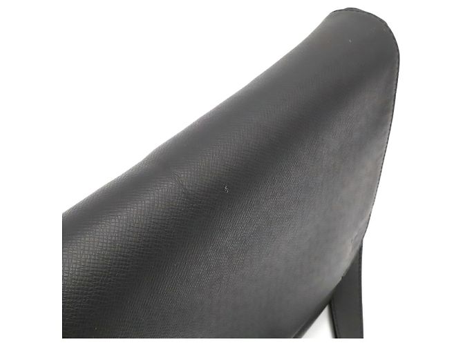 Borsa a tracolla Louis Vuitton Taiga Roman MM Nero - vista 9