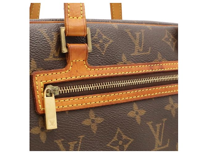 Bolso de hombro Louis Vuitton Monogram Cite MM Castaño - vista 9