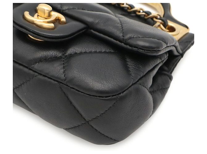 Bolsa de Ombro Chanel Matelassé com Corrente Preto - vista 4