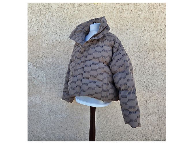 Casaco acolchoado Balenciaga Monograma BB Marrom - vista 2