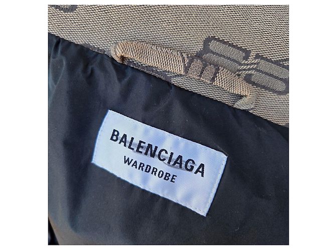 Casaco acolchoado Balenciaga Monograma BB Marrom - vista 9