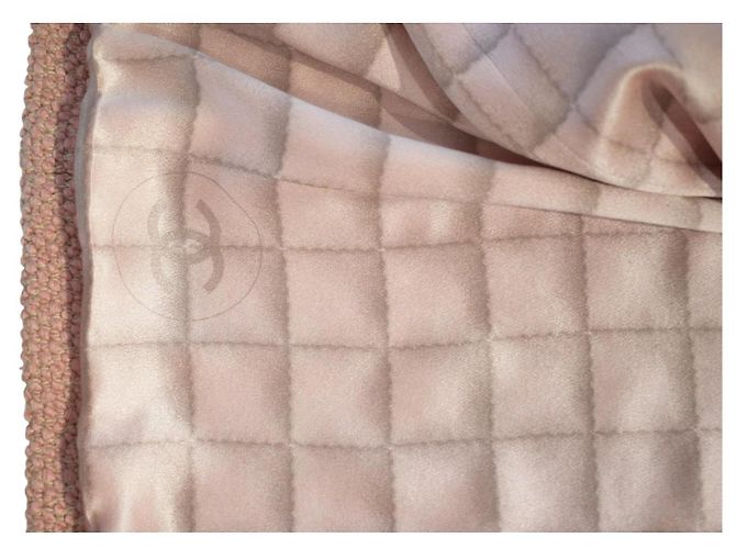 Timeless Chanel 00A Abrigo Largo Bouclé Rosa - vista 14