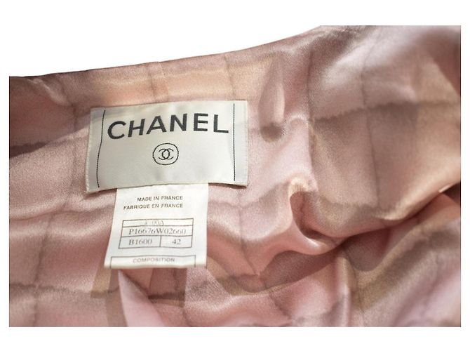 Timeless Chanel 00A Abrigo Largo Bouclé Rosa - vista 6