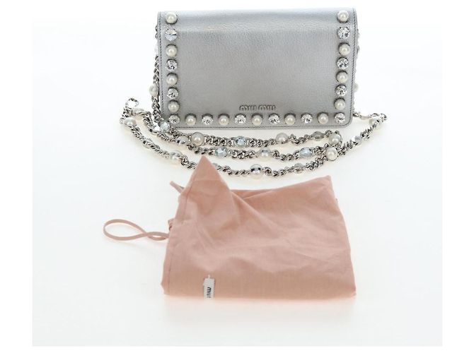 Miu Miu Schultertasche mit Kette aus Leder Silber authentisch 204916M - Ansicht 12