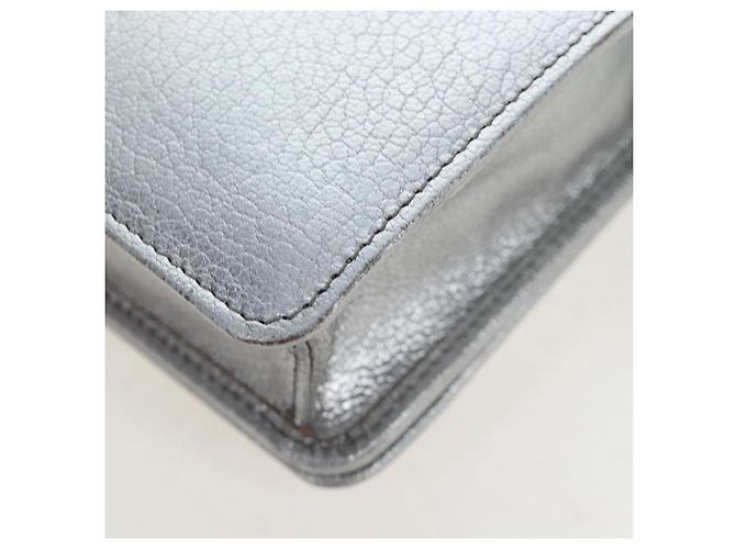 Miu Miu Schultertasche mit Kette aus Leder Silber authentisch 204916M - Ansicht 18