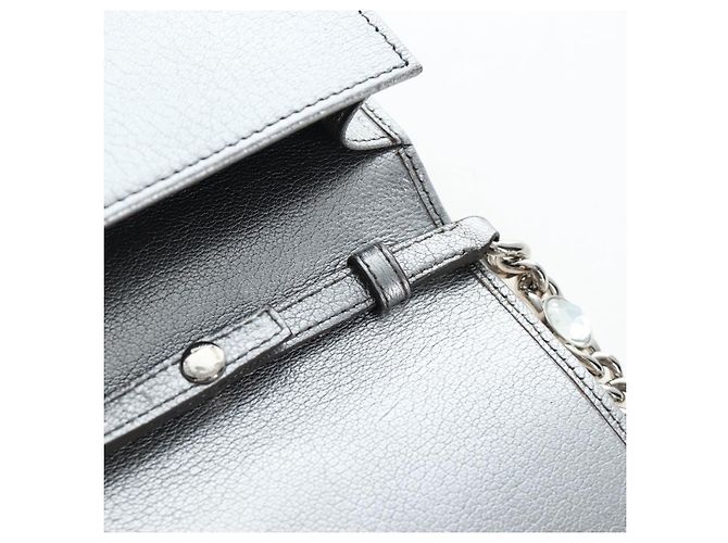 Miu Miu Schultertasche mit Kette aus Leder Silber authentisch 204916M - Ansicht 21