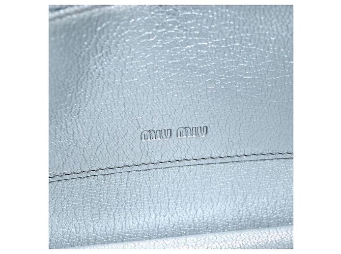 Miu Miu Schultertasche mit Kette aus Leder Silber authentisch 204916M - Ansicht 22