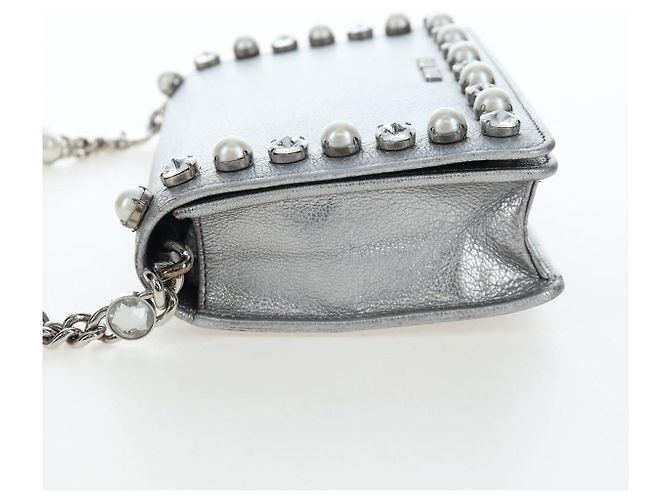 Miu Miu Schultertasche mit Kette aus Leder Silber authentisch 204916M - Ansicht 3