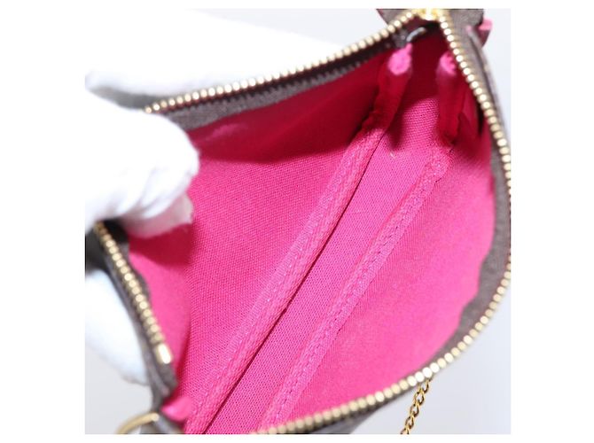 LOUIS VUITTON Vivienne Mini Pochette Accessoires Pouch M69752 LV Auth 202525M Monograma - vista 10