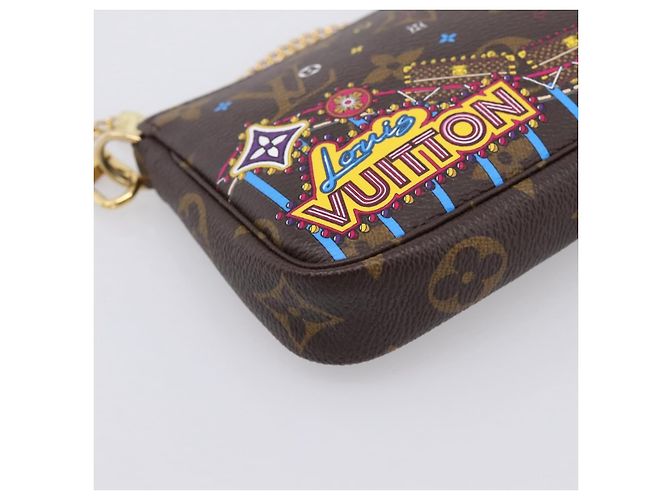 LOUIS VUITTON Vivienne Mini Pochette Accessoires Pouch M69752 LV Auth 202525M Monograma - vista 15