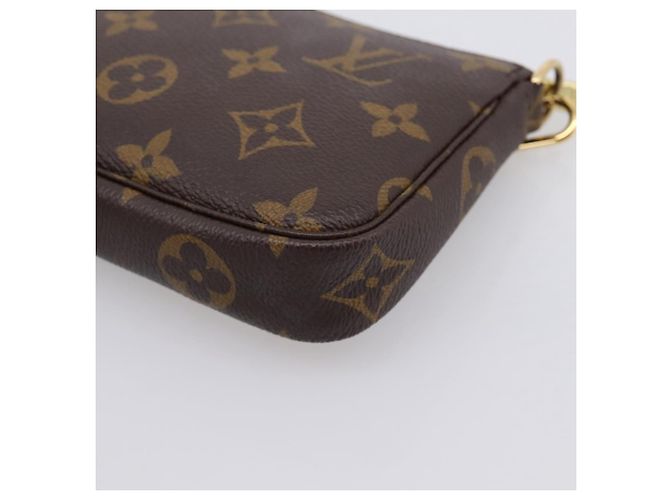 LOUIS VUITTON Vivienne Mini Pochette Accessoires Pouch M69752 LV Auth 202525M Monograma - vista 16