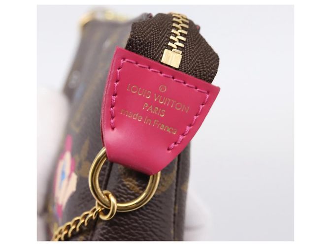 LOUIS VUITTON Vivienne Mini Pochette Accessoires Pouch M69752 LV Auth 202525M Monograma - vista 18