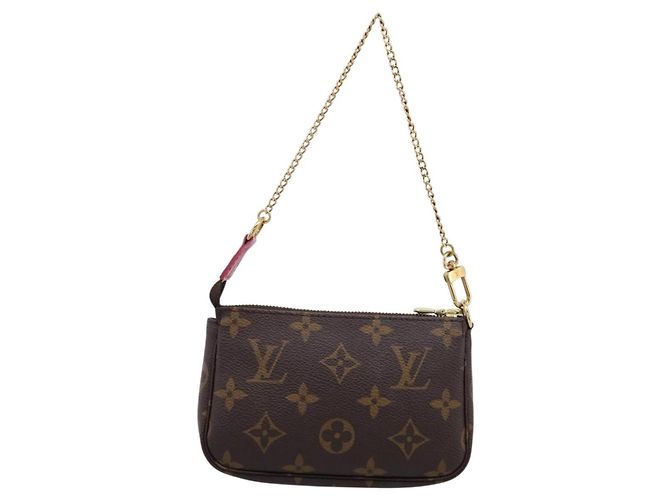 LOUIS VUITTON Vivienne Mini Pochette Accessoires Pouch M69752 LV Auth 202525M Monograma - vista 2