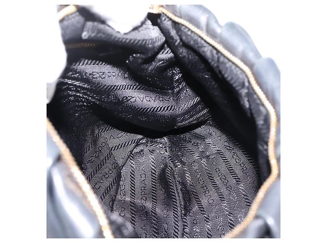 PRADA Schultertasche mit Kette aus Leder Schwarz Gold Auth 205977M Golden - Ansicht 20